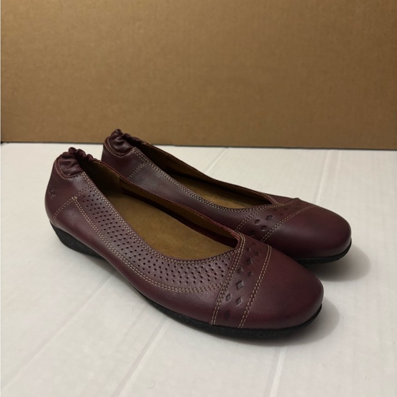 Taos Footwear Shoes - Taos Footwear Burgundy Leather Ballet Flats, 8.5